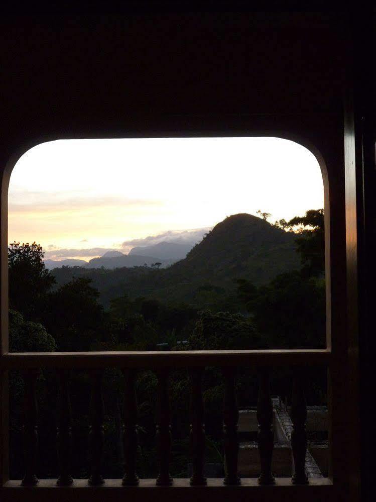 Hotel La Escalinata Copán 외부 사진